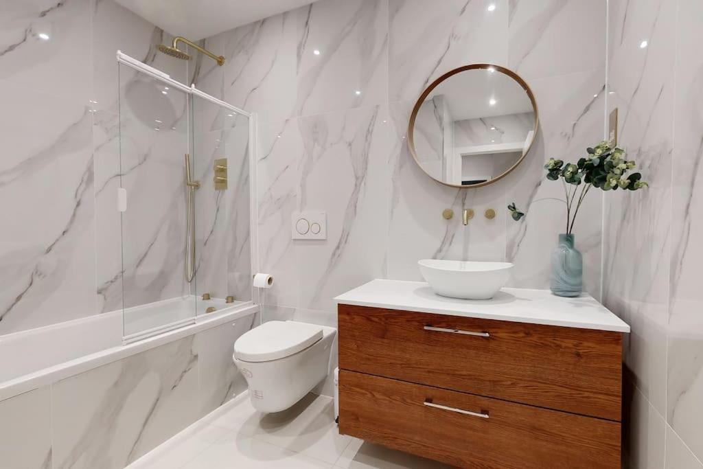 לונדון Stylish 2Bed Flat 10Min To Wimbledon Tennis Courts מראה חיצוני תמונה