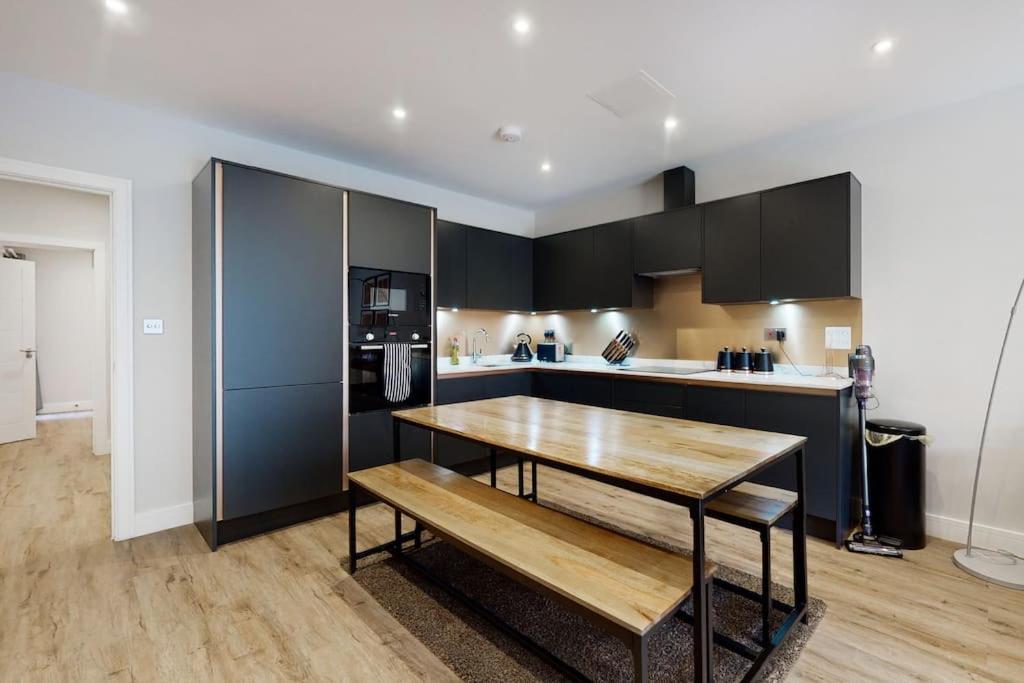 לונדון Stylish 2Bed Flat 10Min To Wimbledon Tennis Courts מראה חיצוני תמונה